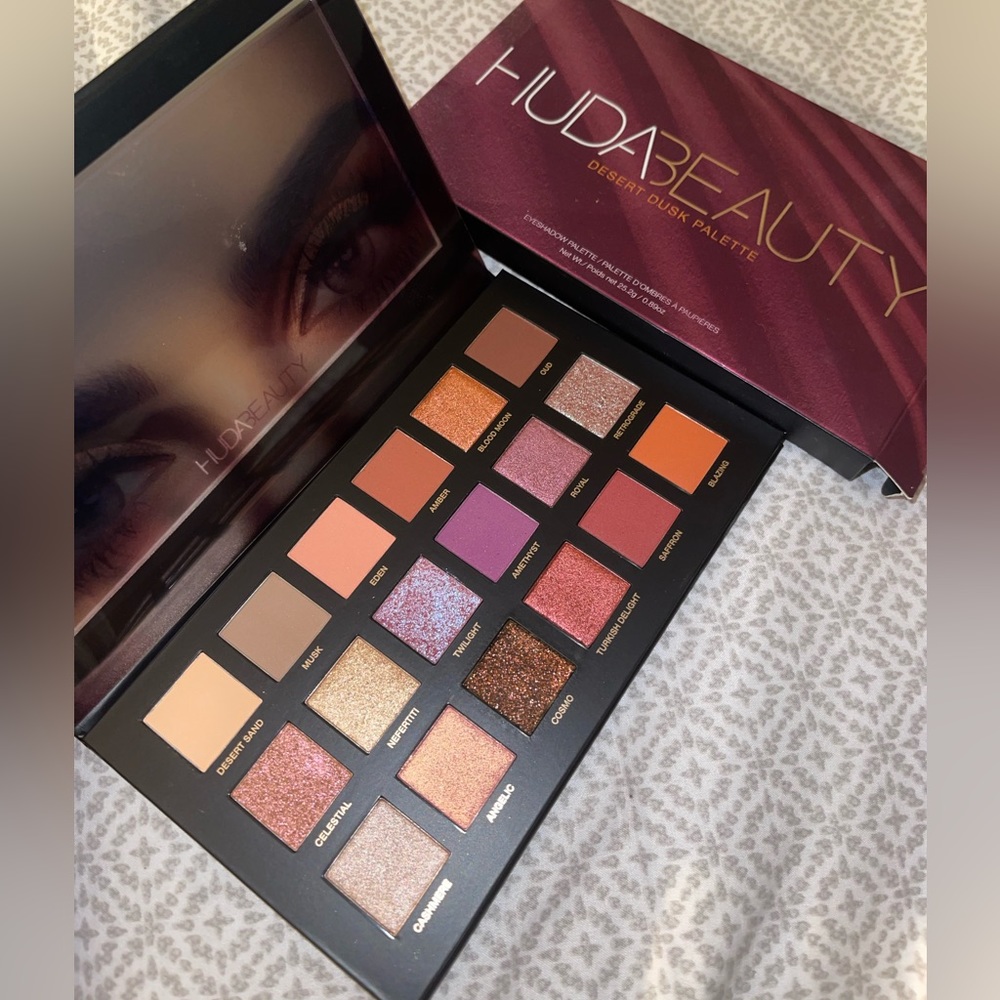 Huda Beauty Desert Dusk Palette